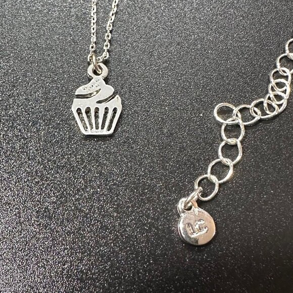 Liz Claiborne Cupcake Pendant Necklace Silver Tone - Picture 3 of 3